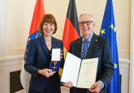 Verleihung des Bundesverdienstkreuzes an Herrn Huber